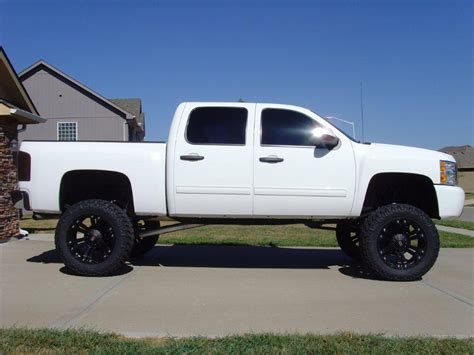 2010 Silverado Lifted 10 With 22 Xd Monsters And Fullsize Light