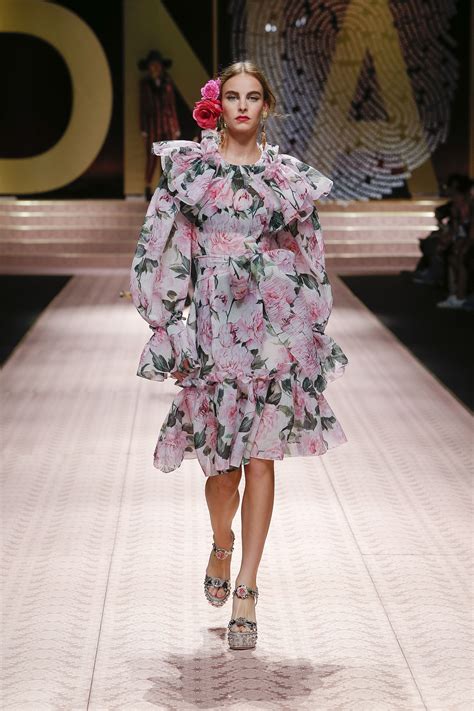 Discover Videos And Pictures Of Dolce And Gabbana Summer 2019 Womenswear