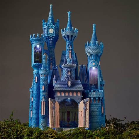 Disney magic right at your fingertips! Disney Castle Collection Wave 4 - Snow White Coming ...