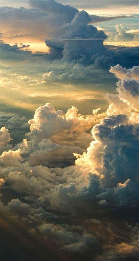 35 Beautiful Cloud Aesthetic Wallpaper Backgrounds For