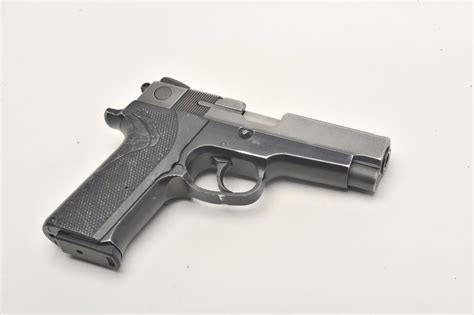 Smith And Wesson Model 410 Semi Automatic Pistol 40 Sandw Caliber 4
