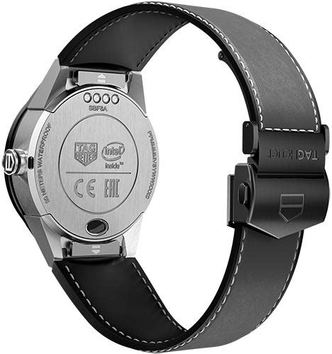 The connected module is interchangeable with. Tag Heuer Connected Modular 45 pictures, official photos