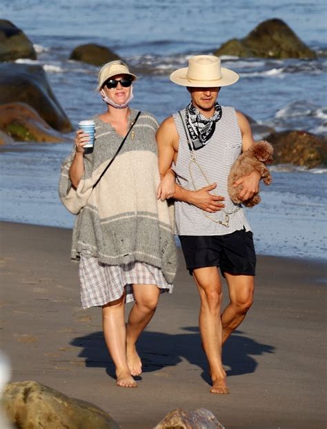 They 'seem to enjoy the city,' says source this link is to an external site that may or may not meet accessibility guidelines. Pregnant KATY PERRY and Orlando Bloom Out on the Beach in ...