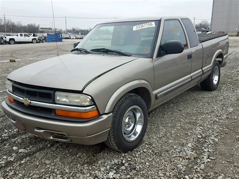 2001 Chevrolet S 10 Ls Salvage And Damaged Cars For Sale