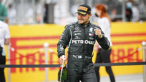 In tegenstelling tot honda is mercedes voorlopig niet van plan om de formule 1 de rug toe te keren. Formel 1: Medien - Mercedes verlängert mit Valtteri Bottas