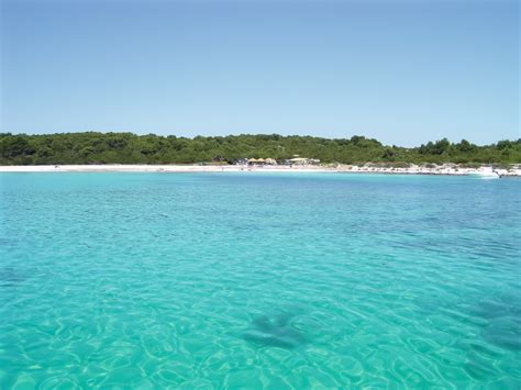 The sakarun beach, also named saharun beach, is located on dugi otok island, about 1.5 hours by in this travel guide we give you all the important information about sakarun beach on dugi otok. Izlet brodom na Sakarun - Magic Croatia