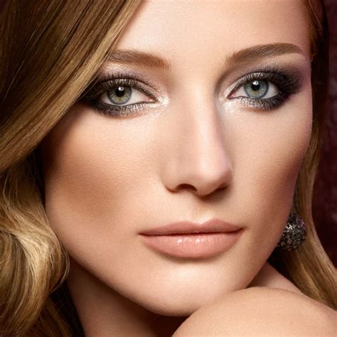 How To Get The Best Eye Make Up To Complement Your Eye Color Girl Gloss