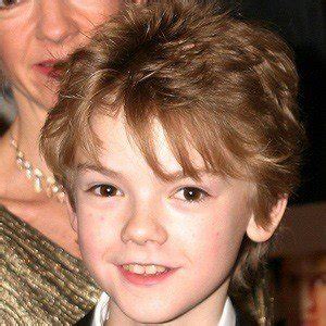 He is the son of actors tasha bertram and mark sangster. Thomas Brodie-Sangster - Bio, Family, Trivia | Famous ...