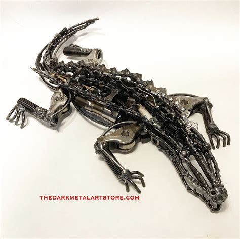 Metal Art Alligator