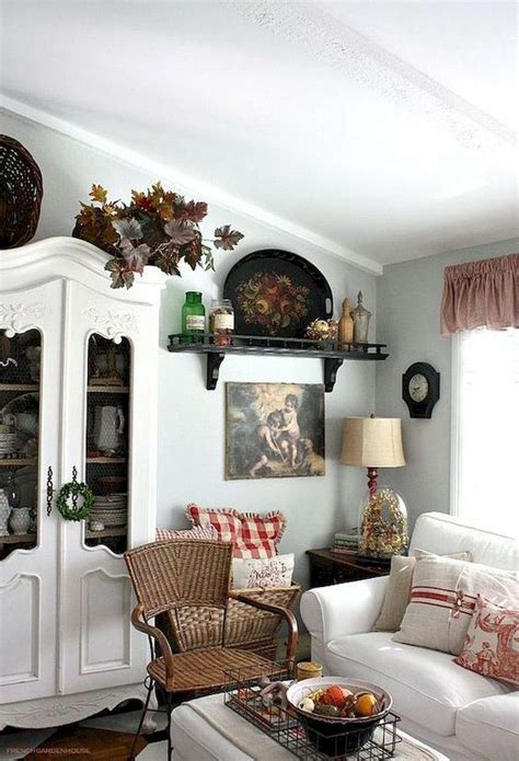 10 Cottage Style Decorating Ideas