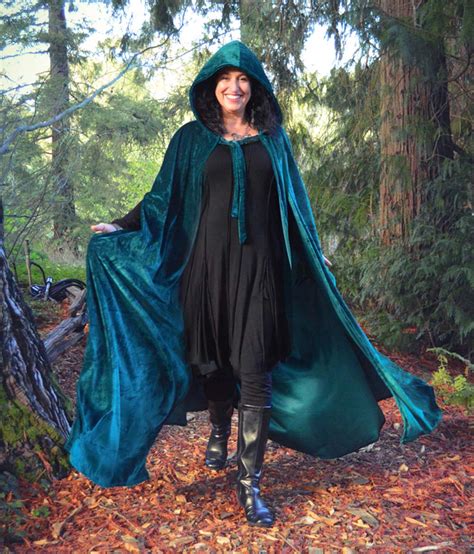 Medieval Velvet Hooded Cloak Wicca Long Robe Halloween Witchcraft Larp