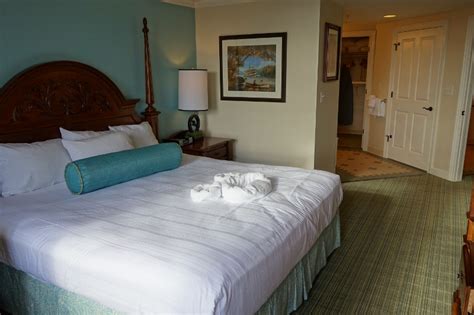 Two other guest bedrooms next to a larger bathroom. Saratoga Springs 2 Bedroom Villa - mangaziez