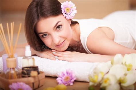 Masseur Doing Massage On The Back Of Woman In The Spa Salon Stock Image Image Of Girl