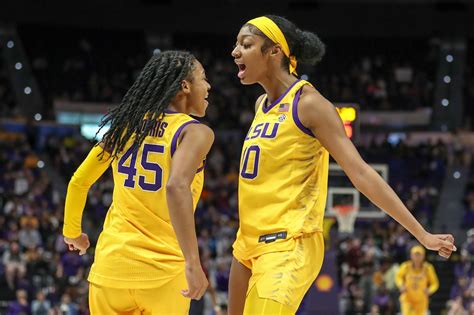 No 3 Lsu Hosts Arkansas With Star Forward Angel Reese In Pursuit Of A