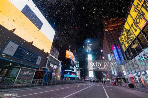 Times Square 2021 Photos And Premium High Res Pictures Getty Images