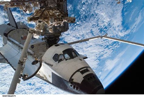 Space Shuttle Endeavour In Orbit Nasa Space Shuttle Space Shuttle
