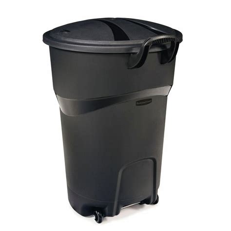 Rubbermaid Roughneck 32 Gal Black Wheeled Trash Can With Lid