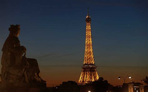 Why Its Illegal To Take Photos Of The Eiffel Tower At Night