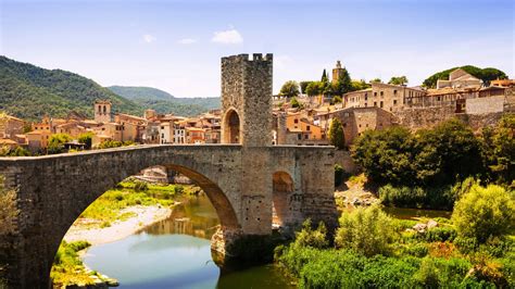Girona and montserrat guided day tour from barcelona. Girona Province | Hotel Carlemany