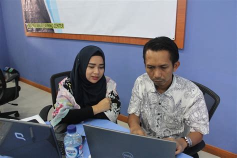 Saat ini sedang membuka kesempatan karir untuk lulusan d3 berbagai jurusan. Training Presentasi Memukau PT Wijaya Karya - Jakarta ...