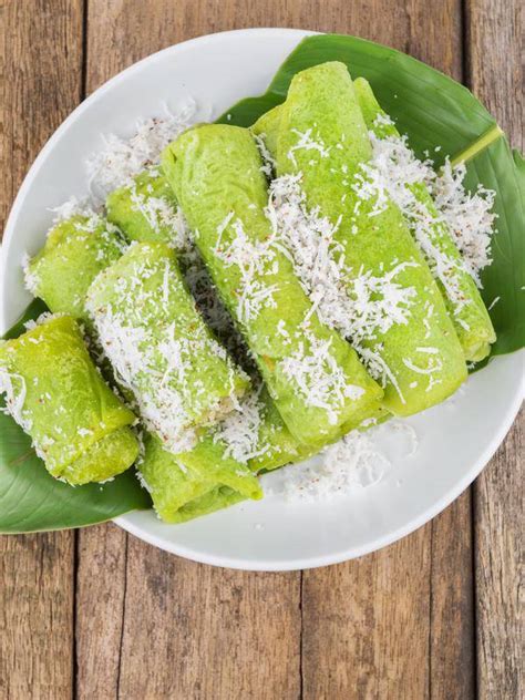 Putu ayu kukus 1 telur warna warni lembut enak tanpa santan ekonomis modal 9000 jadi 35 buah. Cara Mudah Membuat Kue Dadar Gulung Lembut tanpa Telur