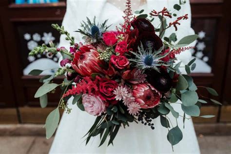 3 Most Popular Wedding Flowers Besides Roses Royal Wedding