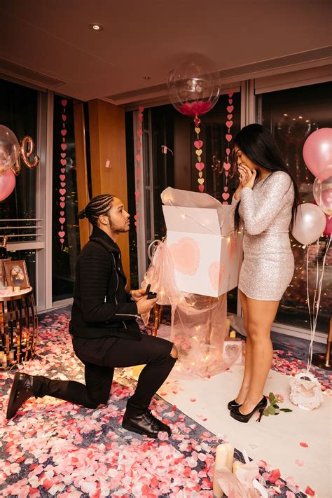 man turns hotel room into fairytale surprise proposal for his girlfriend best wedding