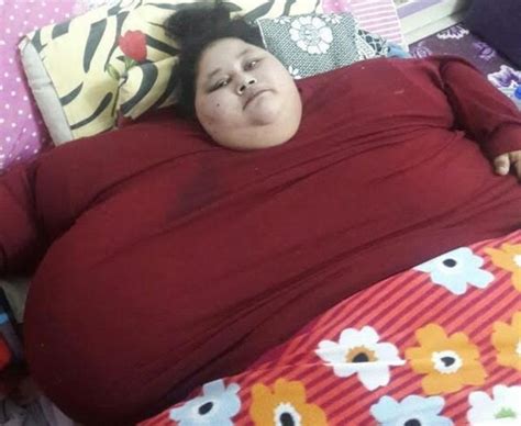 de 500 a 100 kilos la mujer más obesa del mundo llega a india para iniciar su crucial