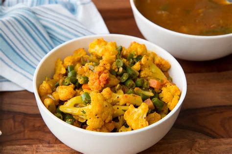 Chettinad Beans And Cauliflower Poriyal Recipe South Indian Stir Fry By