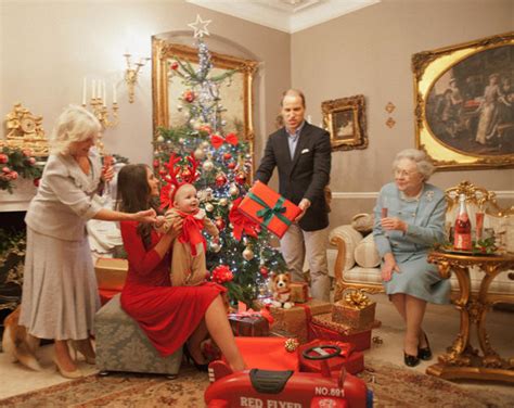 نخستین جشن کریسمسی ملکه انگلیس با نتیجه جدید عکس