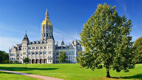 25 Famous Connecticut Landmarks Not To Miss