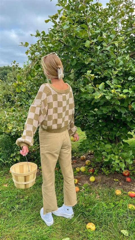 Fall Fashion Fall Outfit Ideas Fall Aesthetic Apple Picking Fall Fashion 2022 Pose Ideas