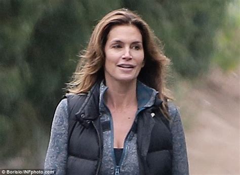 Cindy Crawford Looks Beautiful Without Makeup As She Goes For Morning