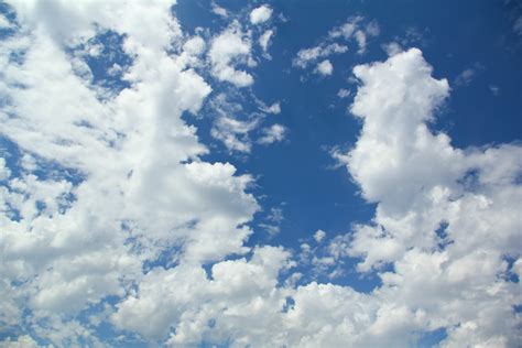 sky texture perfect day blue white fluffy clouds wallpaper background ...