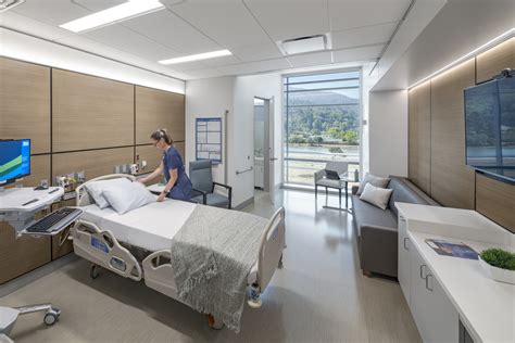 New California Hospital Brings The Outdoors Inside Design Well