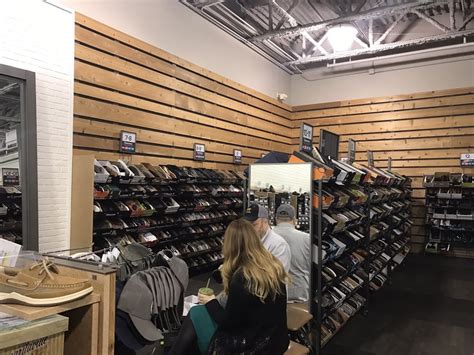DSW Designer Shoe Warehouse - 31 Photos & 40 Reviews - Shoe Stores - 1 ...