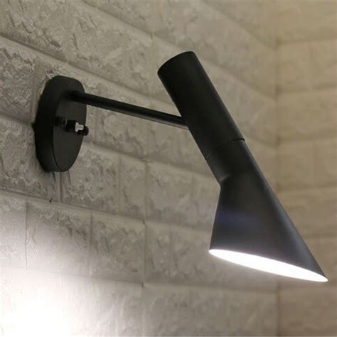 2019 Modern Sconce Lighting Wall Mounted Bedside Reading Light Creative