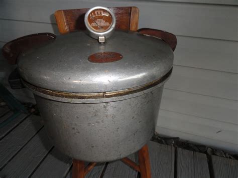 Vintage 16 Quart Pressure Cooker Canner No 7 Presto National Aluminum