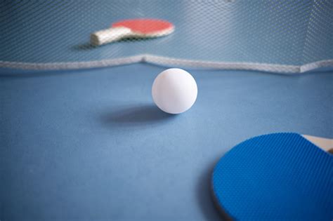 Permainan Tenis Meja Dengan Kelelawar Dan Bola Foto Stok Unduh Gambar Sekarang Bola Tenis