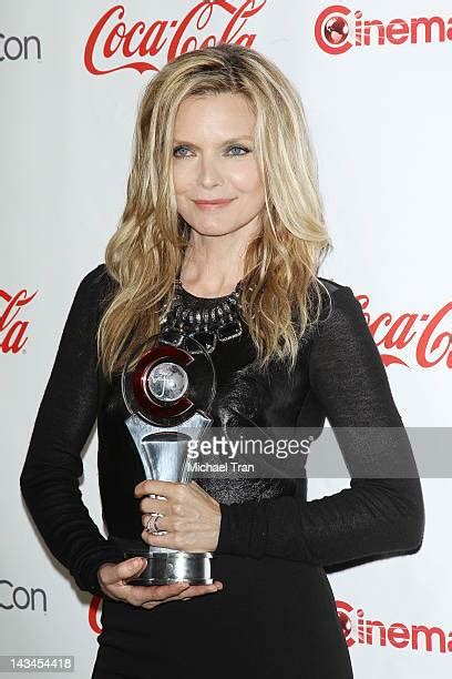 Us Blockbuster Awards Michelle Pfeiffer Photos And Premium High Res
