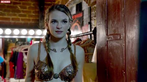 Danielle Panabaker Desnuda En Grimm