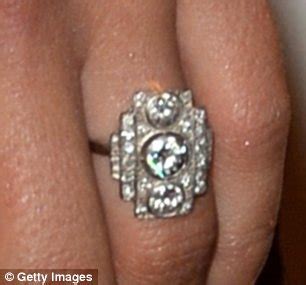 Scarlett johansson's engagement ring is blinding. Super wow new wedding rings