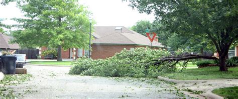 Okla Baptist Dr Helps Tornado Victims Baptist Messenger Of Oklahoma