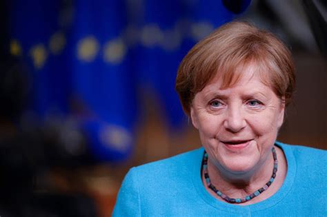Kolleger Hylder Kompromisdronningen Merkel Efter Topmøde Bt Udland