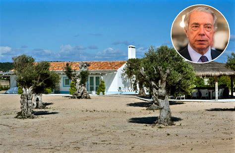 Ascensión y caída de ricardo salgado» llega en el momento oportuno, en medio de toda la polémica surgida. MP quer demolir casa de Ricardo Salgado nas dunas da Comporta — idealista/news