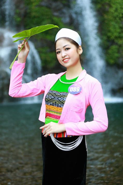 Vẻ đẹp trang phục phụ nữ dân tộc Mường mang đậm dấu ấn của người Việt