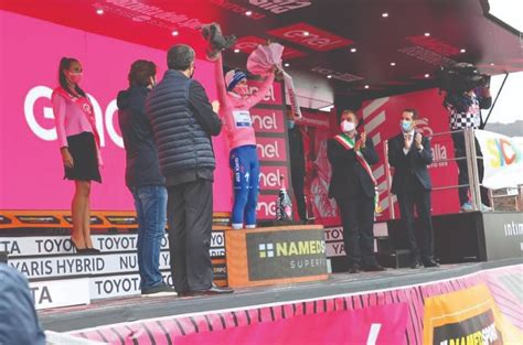 Adepto das palavras e apreciador de bom futebol, o joão deixou os relvados, sintéticos e pelados do país com uma certeza: Desporto: João Almeida diz que liderança "até dá mais ...