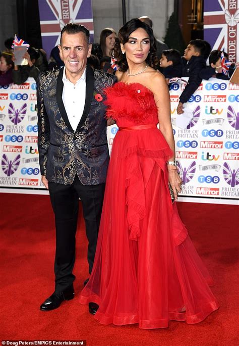 Pride Of Britain Awards Duncan Bannatyne S Wife Nigora Dazzles As She Cosies Up To Businessman