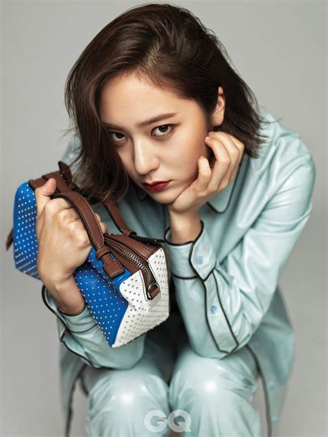 عشه الجبل مرتاحه يا عزال. صور النجوم من مجلات منوعة | Kdrama Stars 1