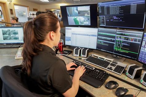 Dispatch Center Works To Resolve Staff Issues The Daily Evergreen
